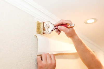 Pose de papier peint à la Couture-Boussey — revêtements muraux et toiles de verre